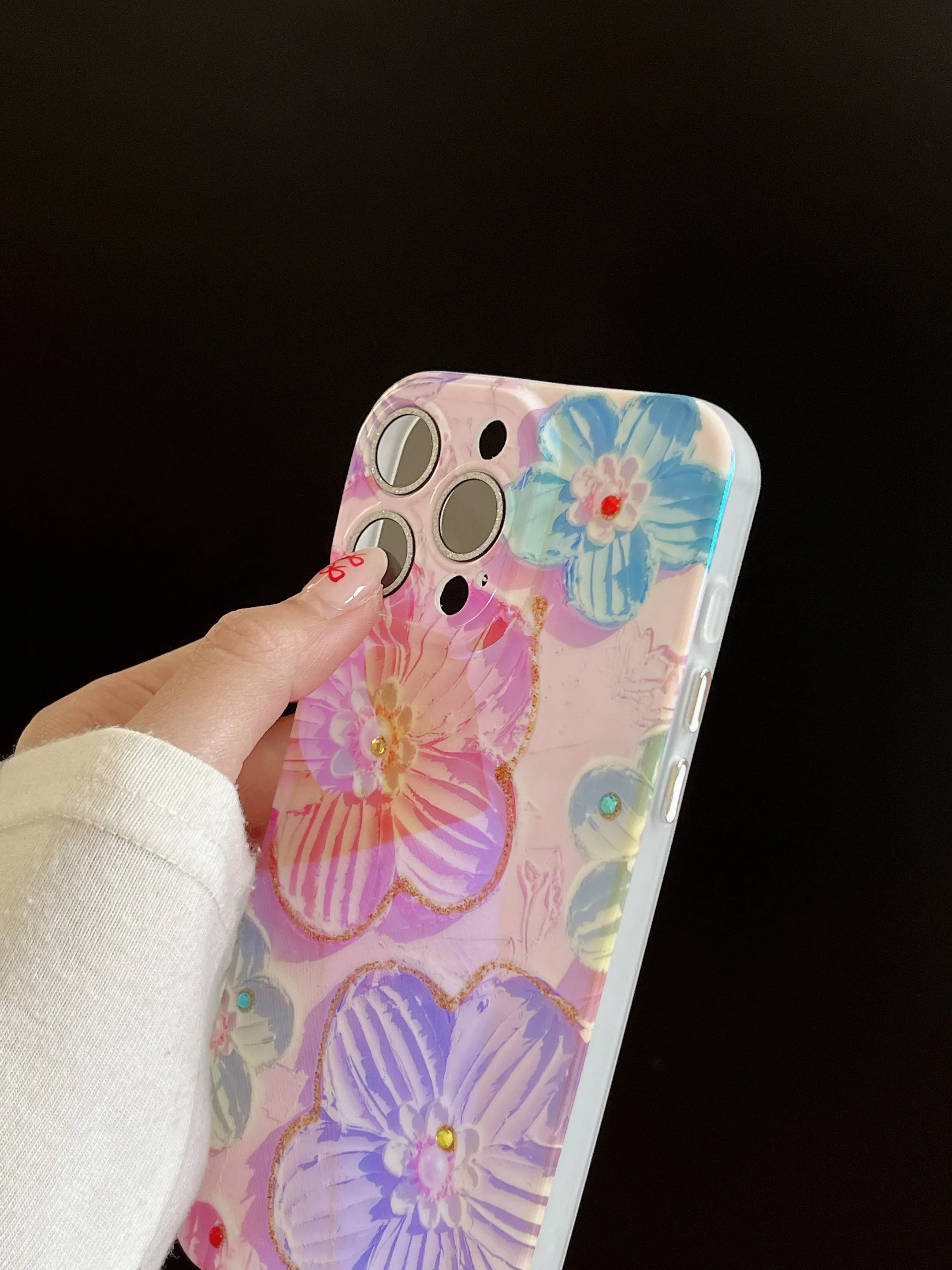 3D Effect Holographic Effect Silicon Case for iPhone With Diamond Camera Protection ( Daisy Family )