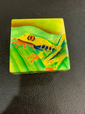 Frog Lightgreen Capiz Box