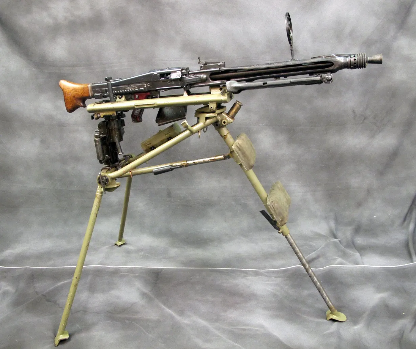 German WWII MG 42 Display Machine Gun with Lafette Tripod Mount