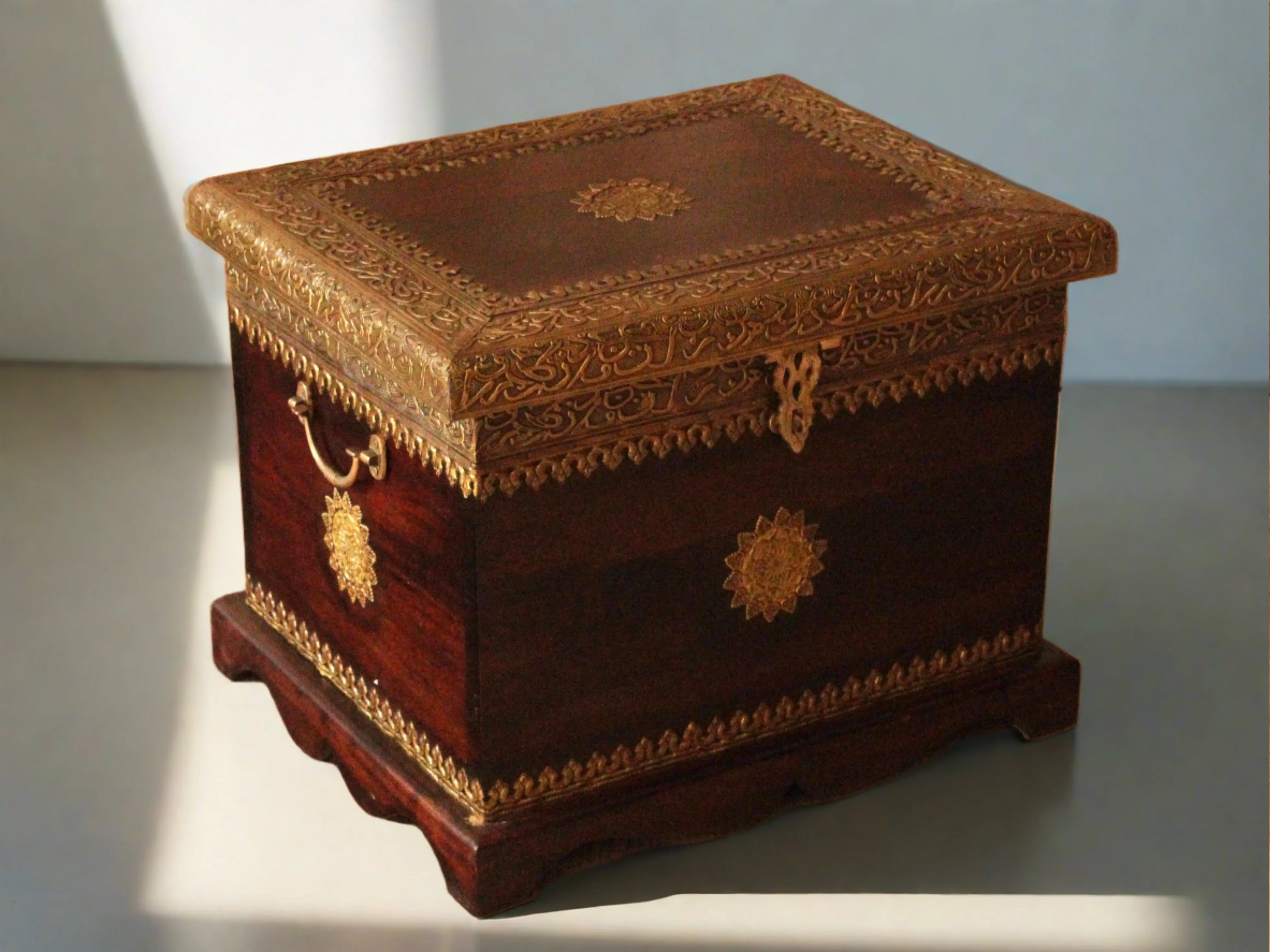 Handcrafted Wooden Trunk in Urdu Style Metal Fittings - Timeless Elegance