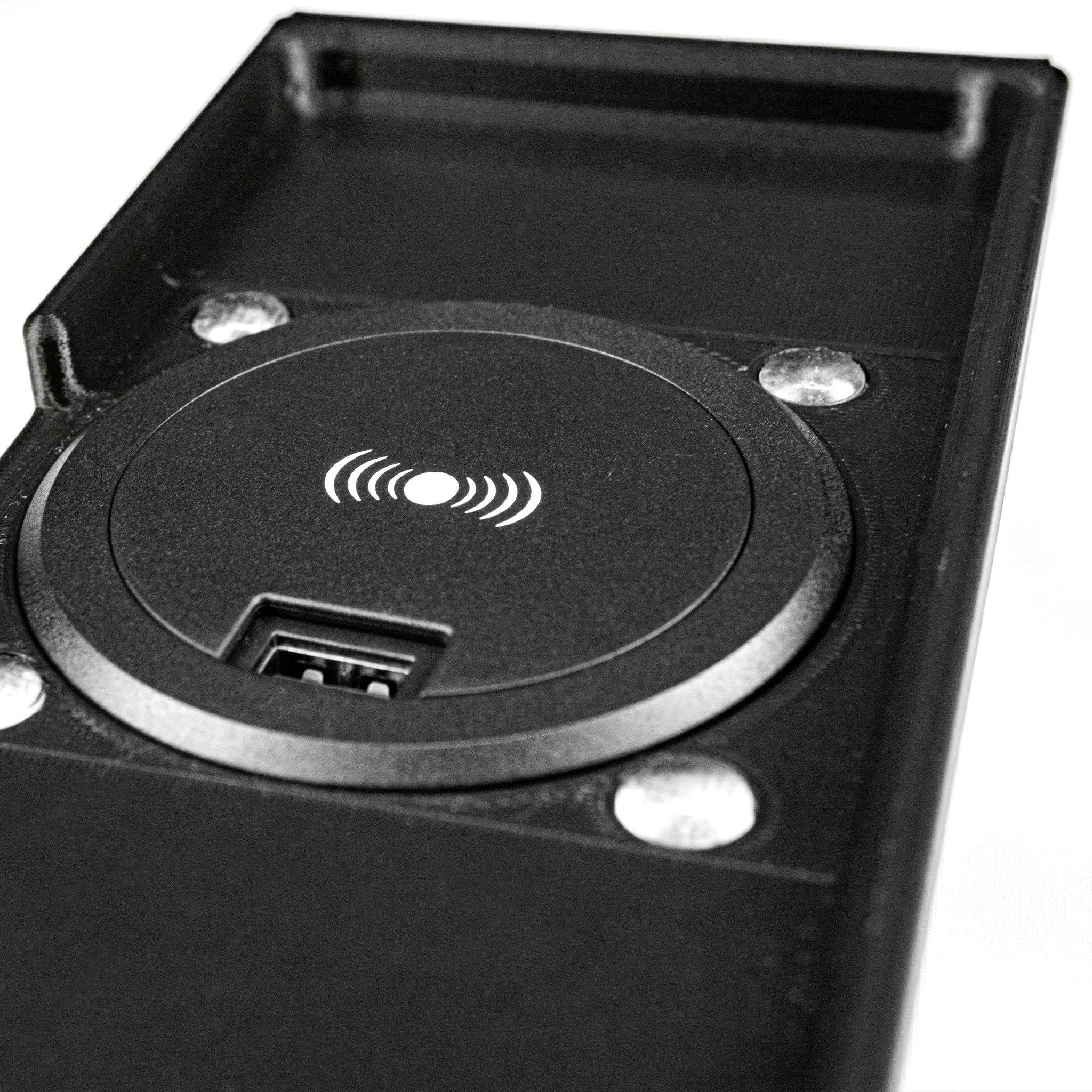 Wireless Charging Tray for Land Rover Defender (2020 )