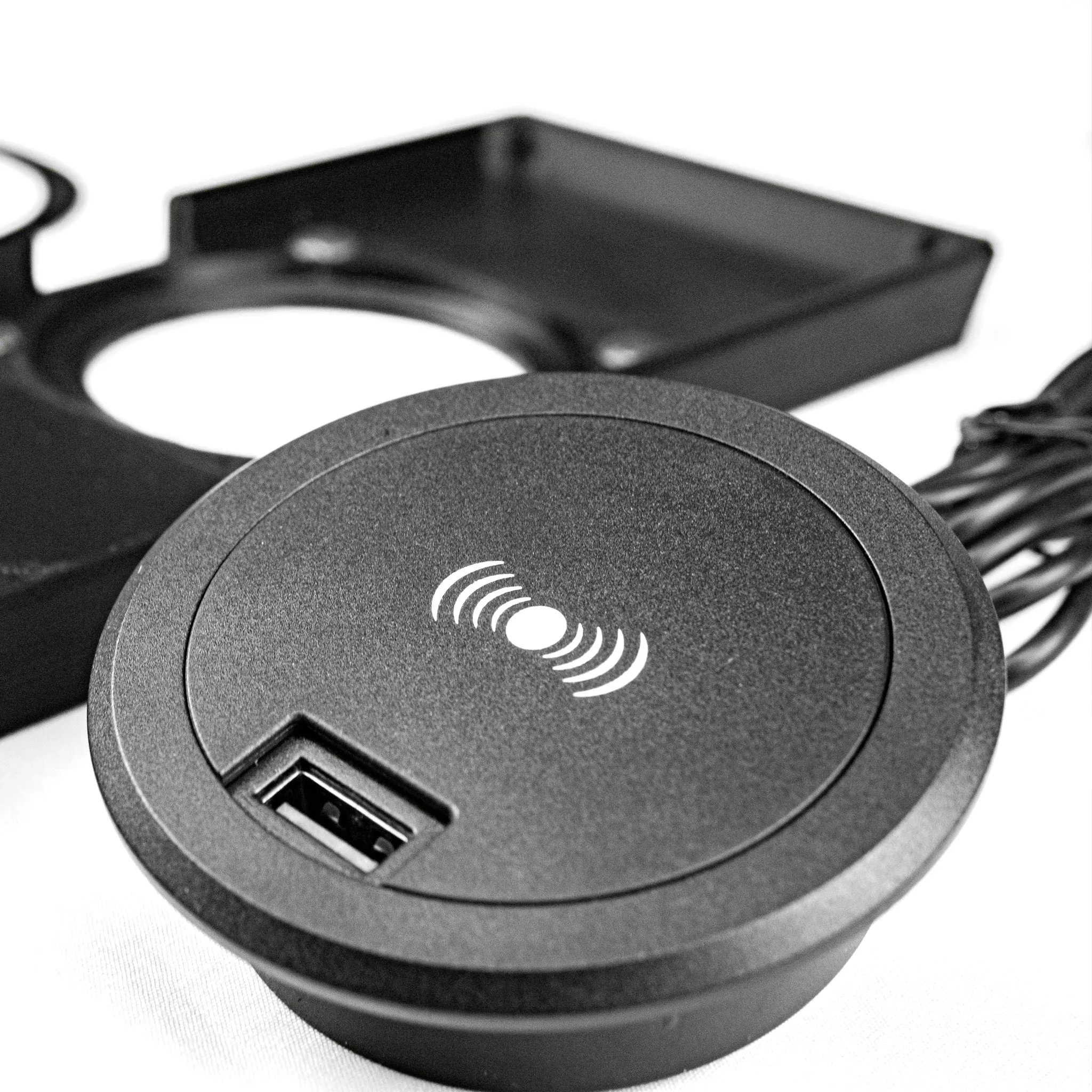 Wireless Charging Tray for Land Rover Defender (2020 )